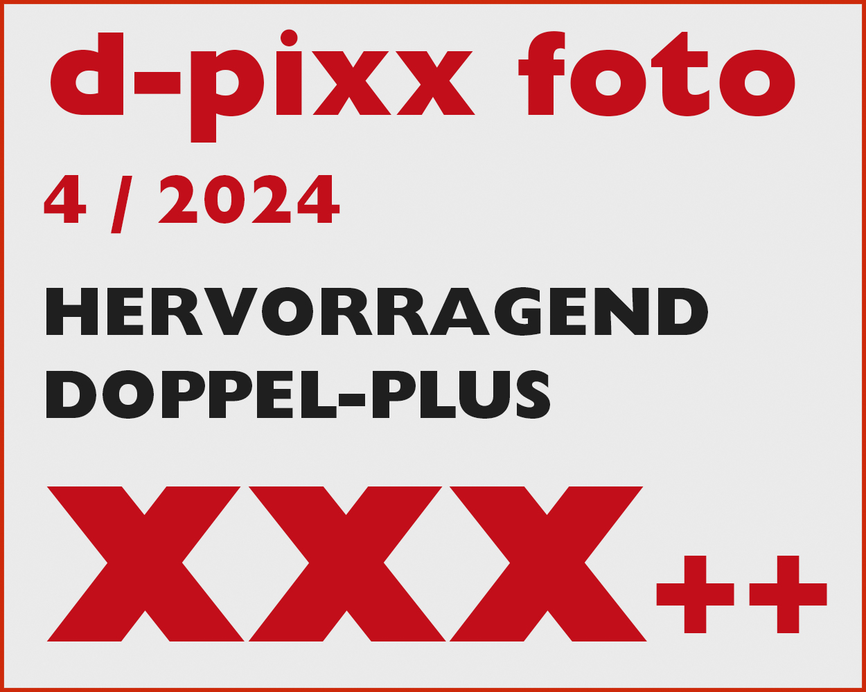 D-pixx-Foto-Logo. Weißer Hintergrund, Text: HERVORRAGEND DOPPEL-PLUS, drei rote X.