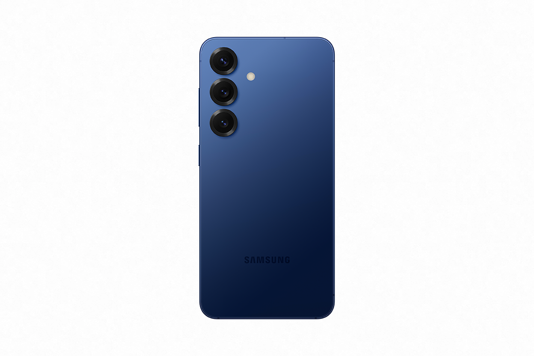 Egy kék telefon hátlapja, három kör alakú kamerával és a Samsung logóval.