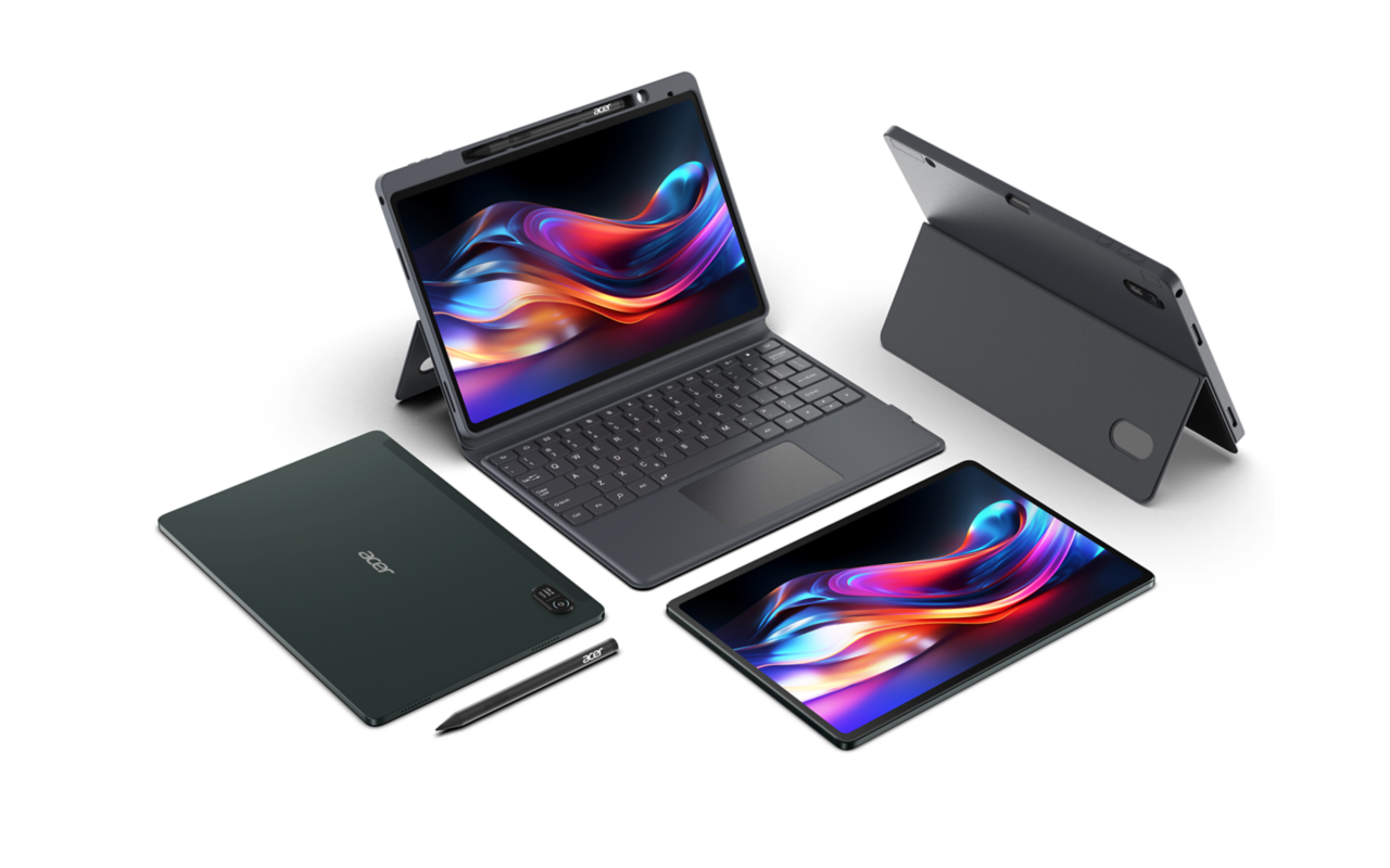 Tablets mit Tastatur, Stift und Hülle, angeordnet auf weißer Oberfläche.