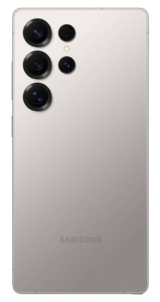 Jasny smartfon z wieloma tylnymi kamerami, o eleganckim designie.