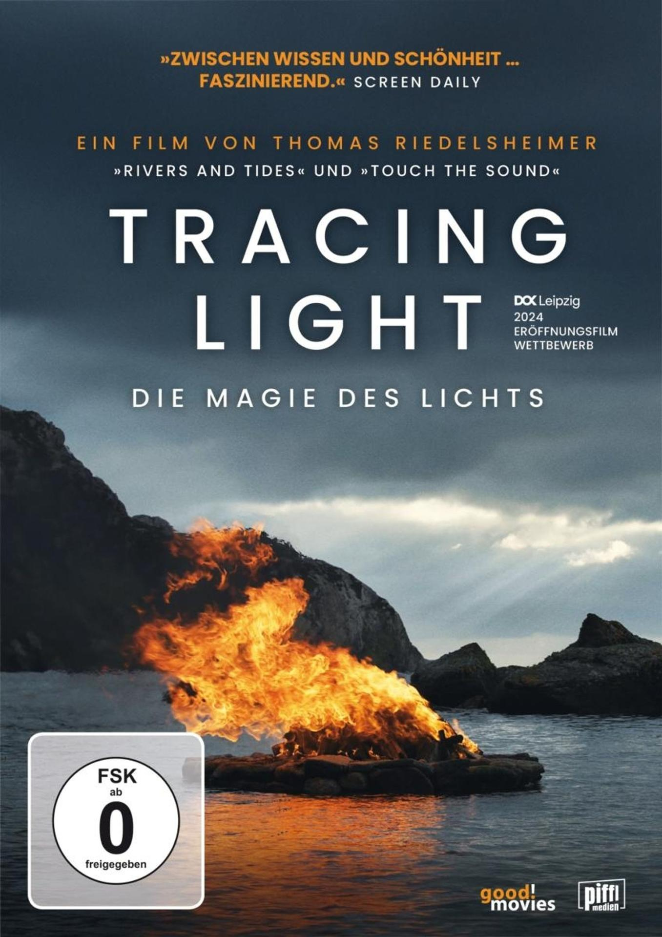 Filmposter mit brennendem Feuer im Wasser. Text: Tracing Light.
