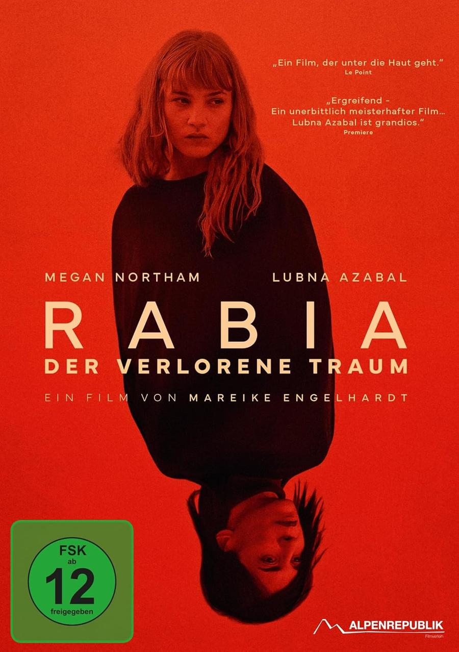 Filmposter mit geteiltem Frauengesicht, roter Hintergrund. Titel: RABIA.