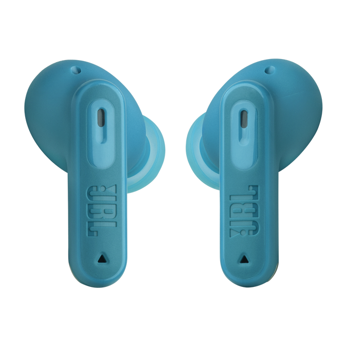 Par de auriculares JBL azules, vista en ángulo, con fondo negro.