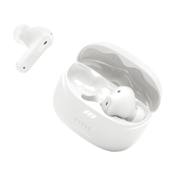 Auriculares y estuche JBL blancos, con un auricular separado, sobre un fondo negro.