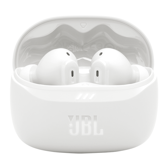 Auriculares JBL blancos en estuche abierto. El estuche y los auriculares son blancos. El logo de JBL es visible.