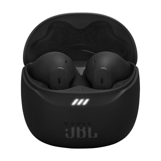 Un estuche de carga negro con dos auriculares negros.
