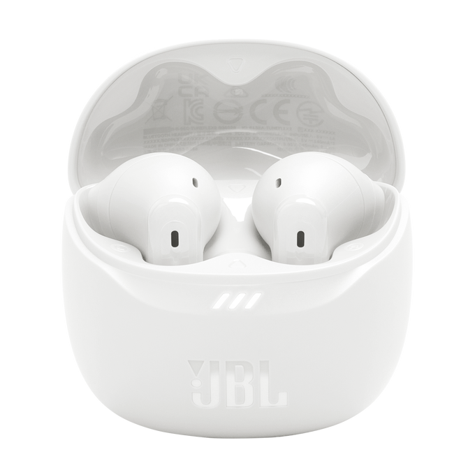 Auriculares blancos dentro de un estuche de carga blanco con el logotipo de JBL.