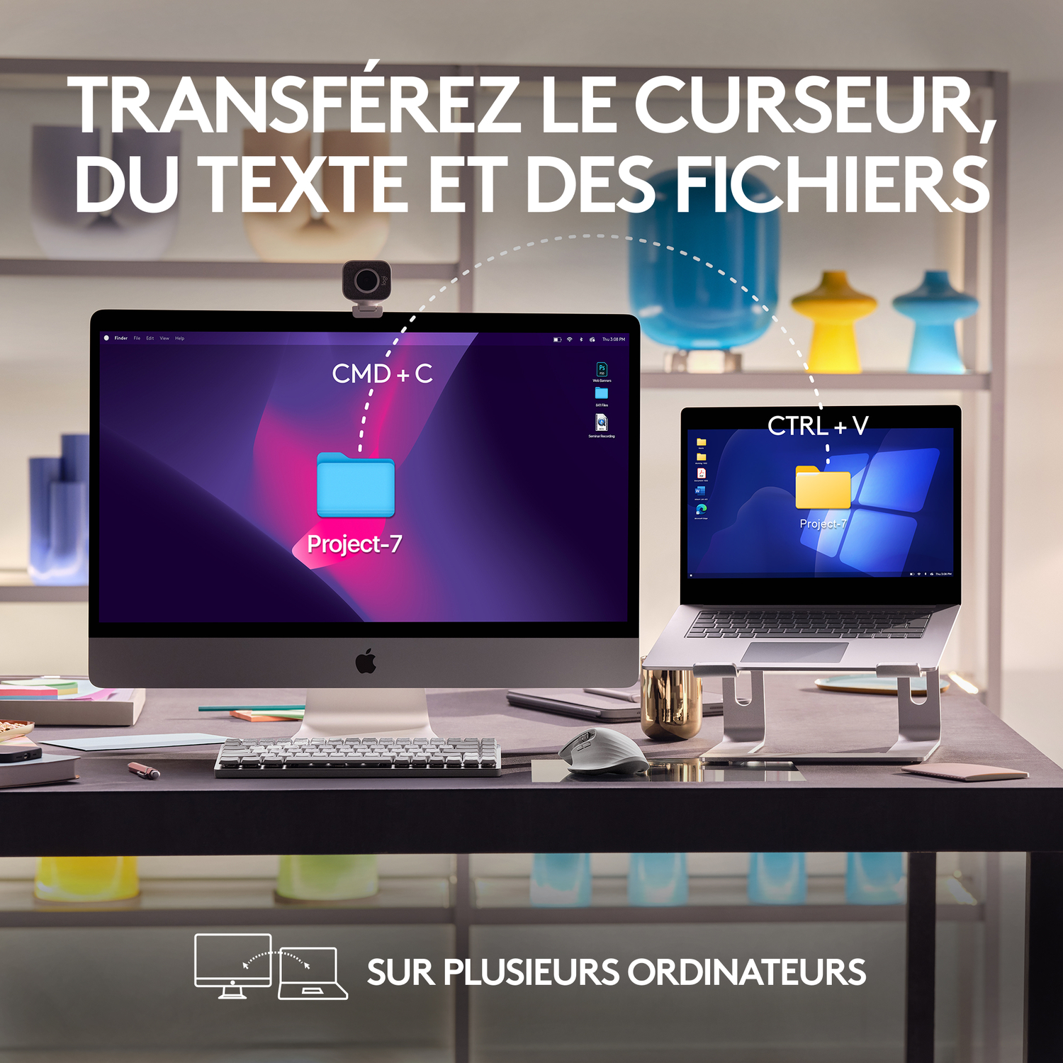 Deux écrans d'ordinateur. Un écran affiche un bureau. Le texte ci-dessus indique : Transférer du texte et des fichiers sur plusieurs ordinateurs.
