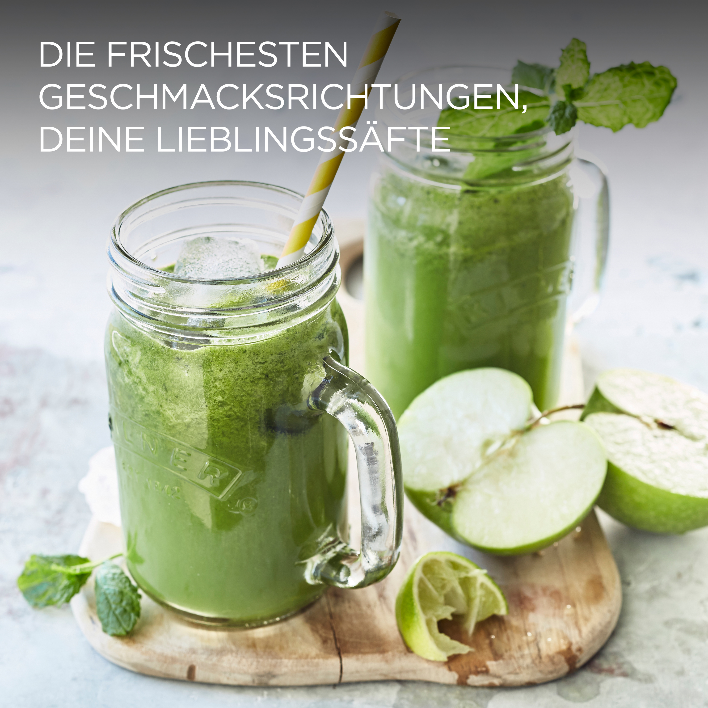Grüne Smoothies mit Obst und Minze.