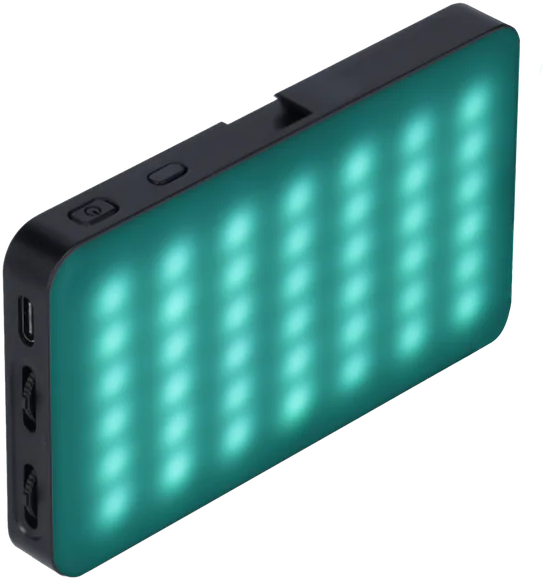 Panneau lumineux rectangulaire turquoise avec rangées de lumières vertes.