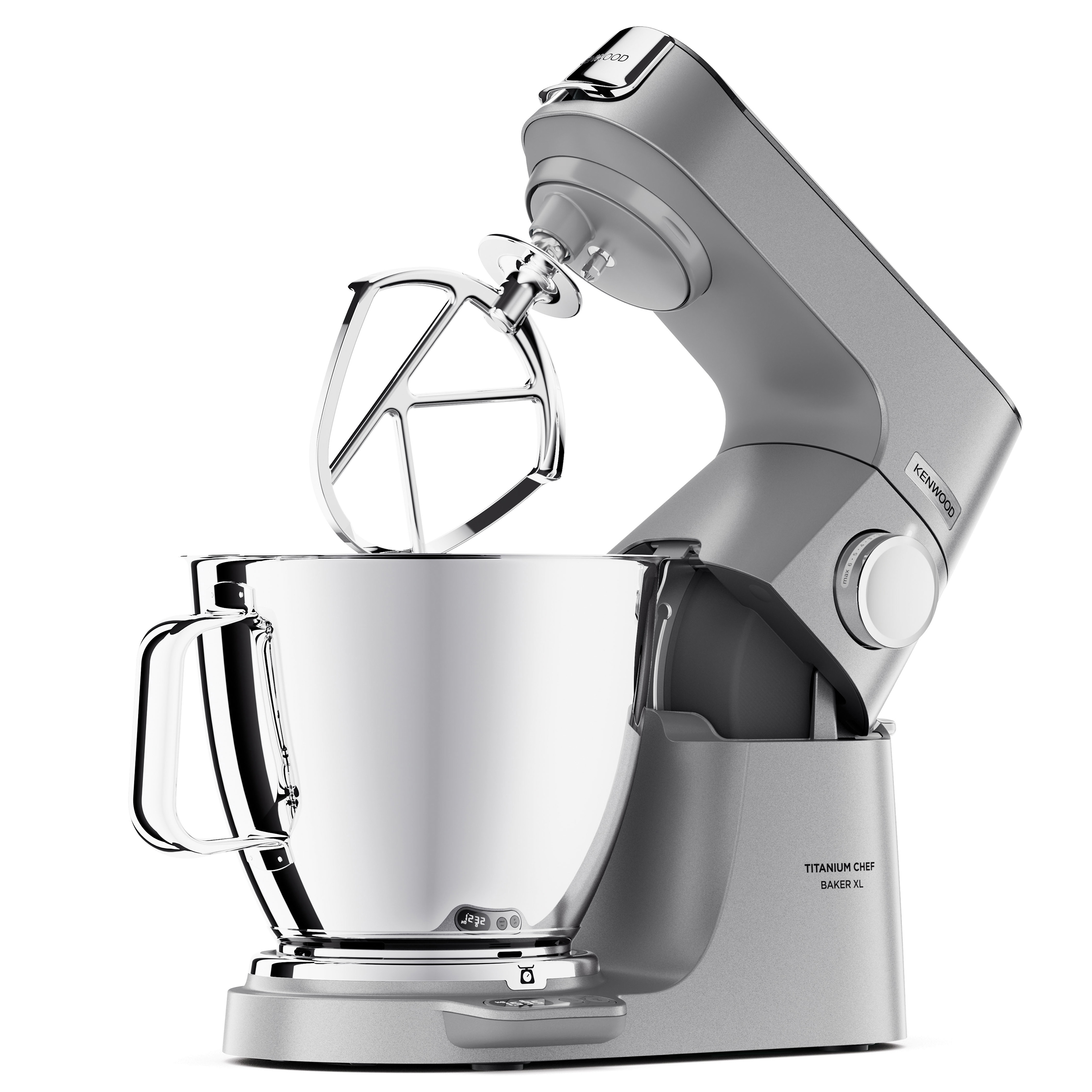 Silberfarbener KitchenAid-Küchenmixer mit Schüssel und Schneebesen-Aufsatz, auf Weiß.