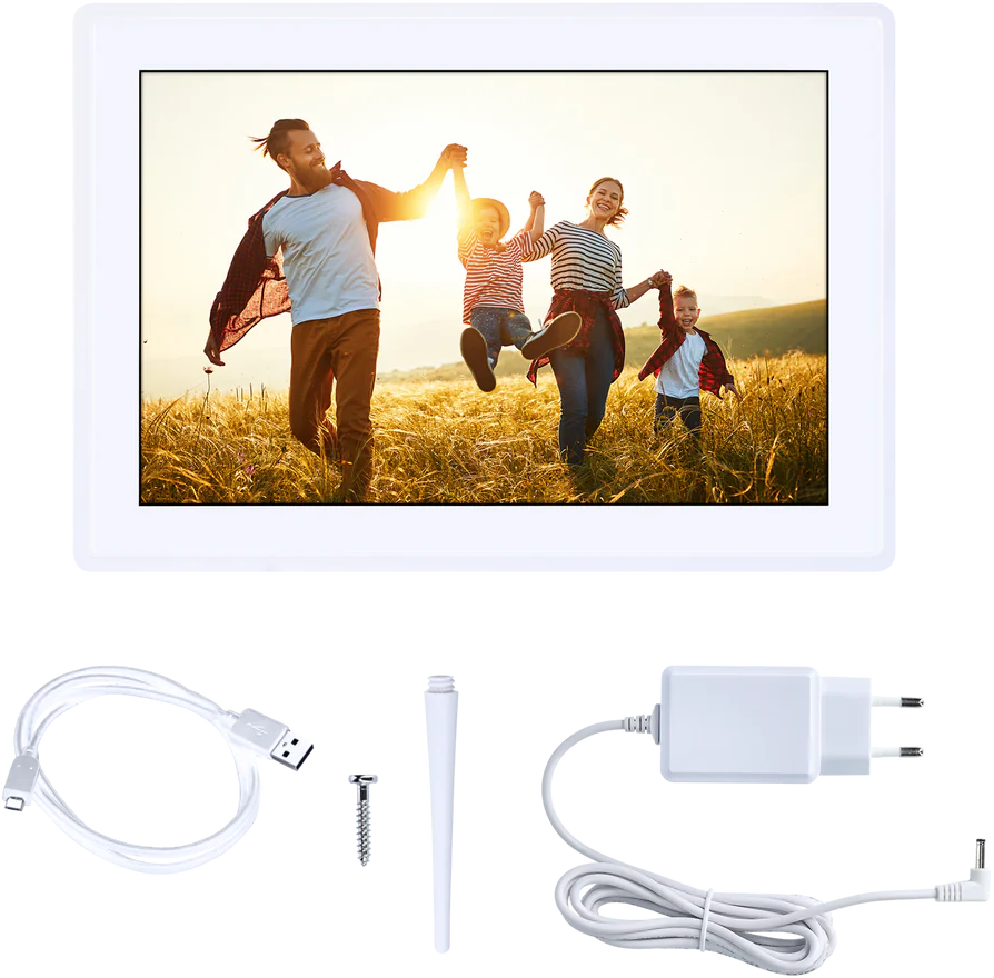 Un cadre photo numérique blanc avec une photo de famille et des accessoires.