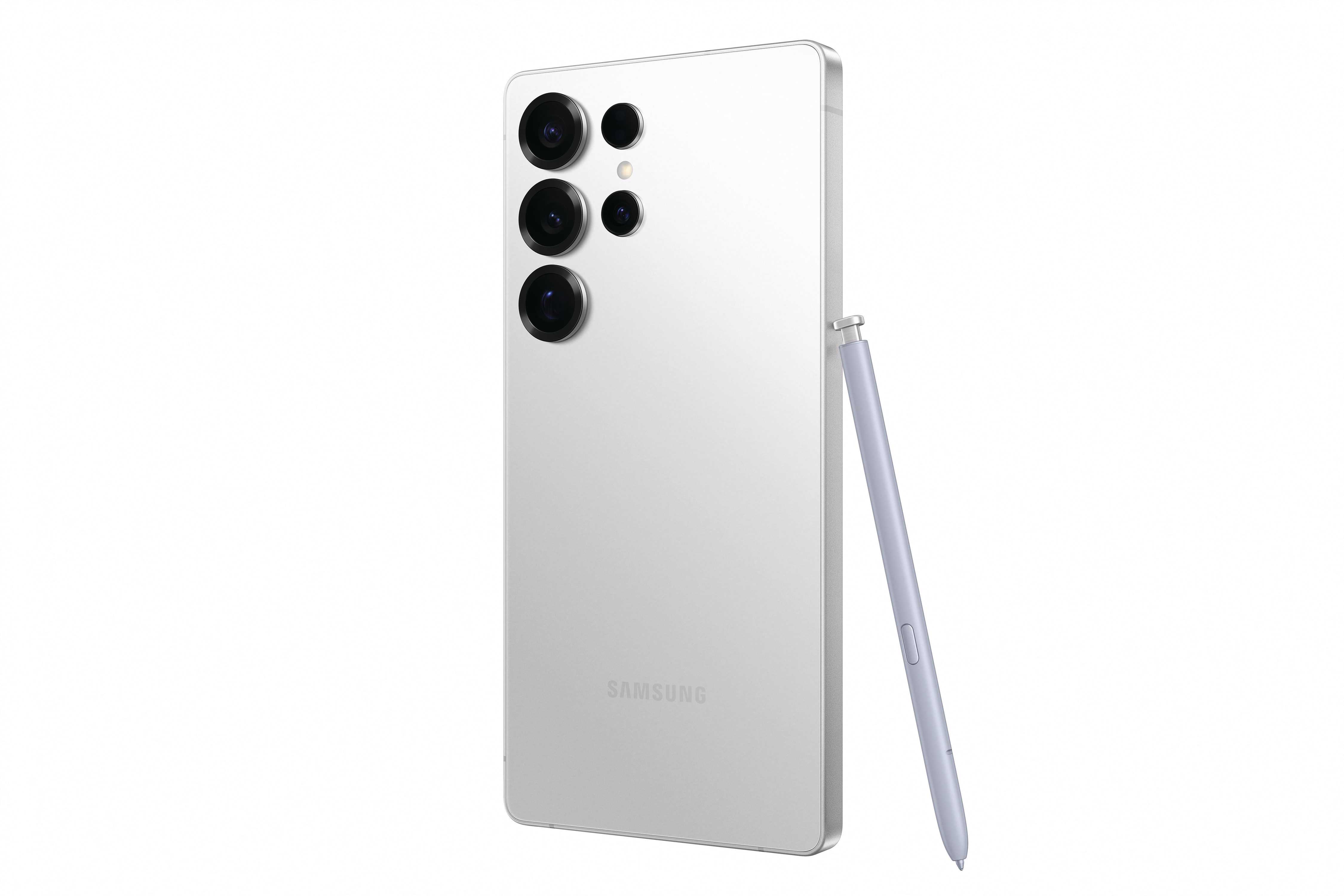 Rückseite eines weißen Smartphones mit Kameralinsen und Stift, vor weißem Hintergrund. Angestellt.
