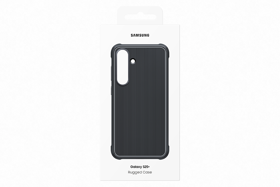 Fekete telefontok bordázott textúrával egy fehér dobozban, 'SAMSUNG', 'Galaxy S25+ Rugged Case' felirattal.