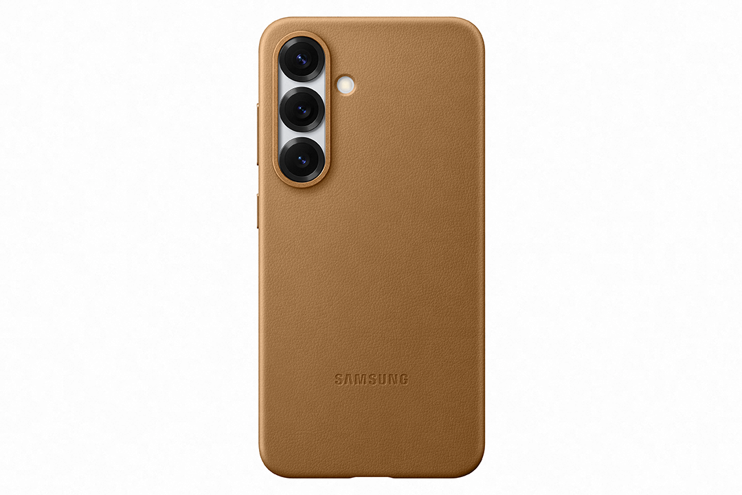 Barna telefontok három kamerával. Samsung logó látható.