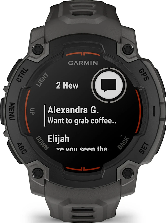 Smartwatch : Garmin, affichant les notifications de messages. Texte : Alexandra G. Want to grab coffee.. et Elijah.