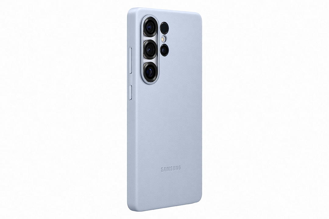 Világoskék telefontok fehér háttérrel. A Samsung logója látható.