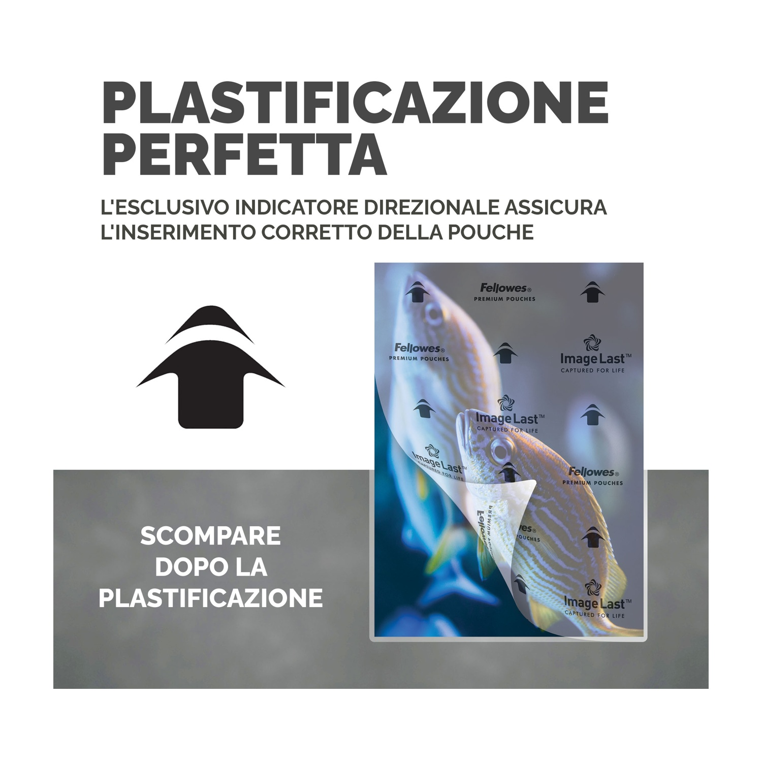 Una donna plastifica un foglio con 'Goals', su una scrivania.
