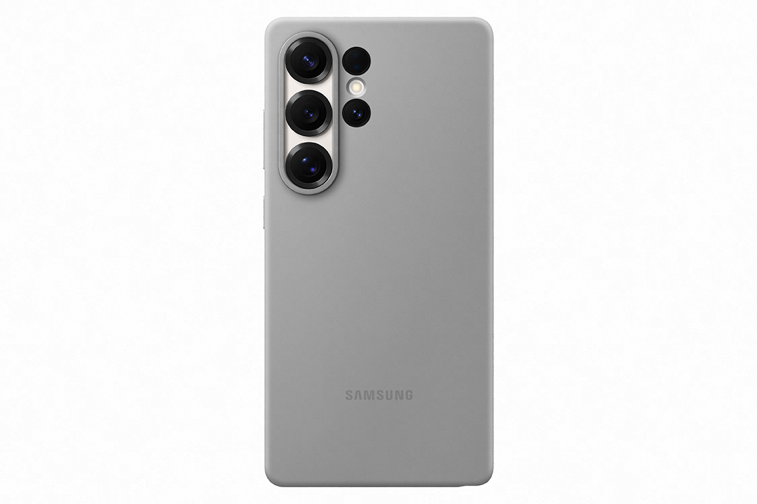Szürke telefon három hátsó kamerával. A Samsung logója látható a hátulján.