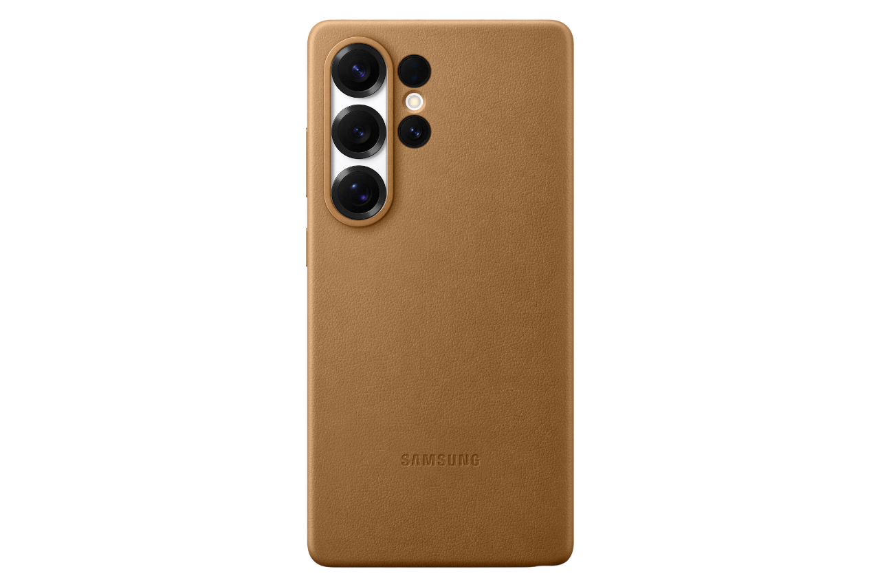 Bruine telefoonhoes met cameralenzen, Samsung logo en een glad oppervlak.
