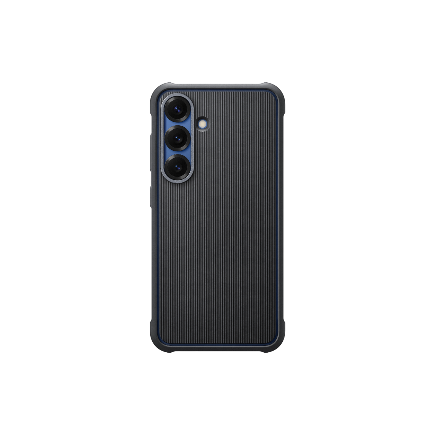 Coque de téléphone noire avec trois caméras. Elle a des lignes verticales et un fond noir.