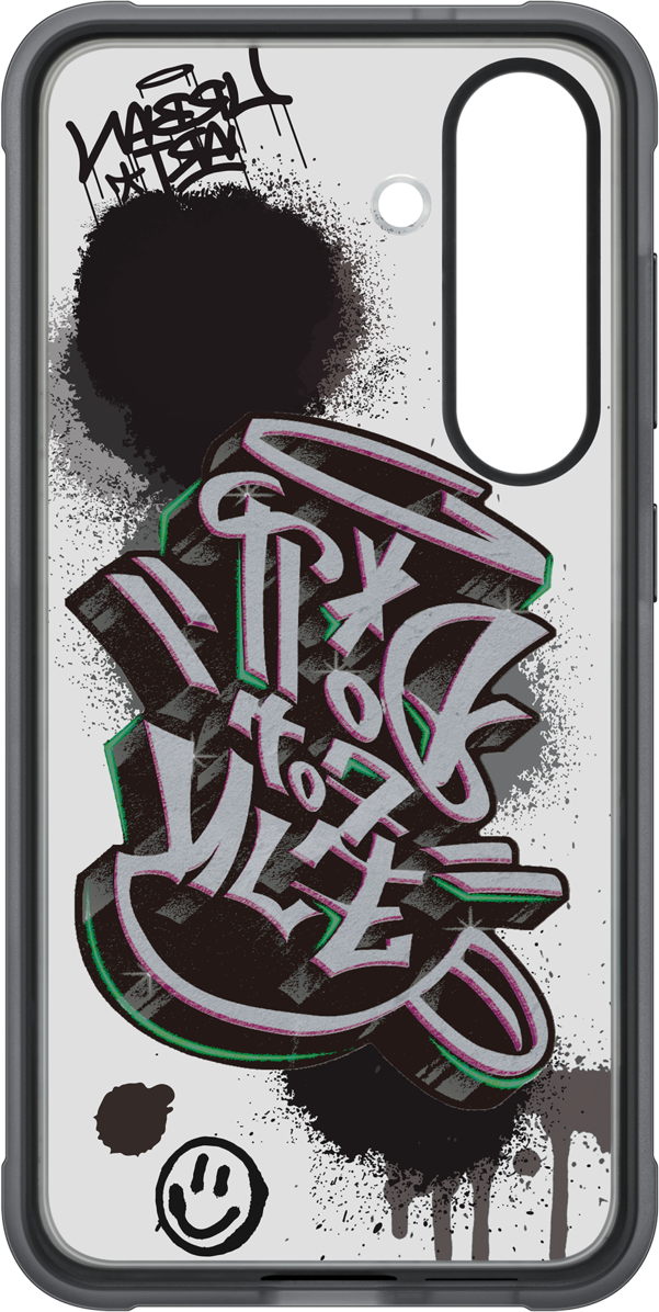 Una custodia per telefono con arte graffiti, tra cui una faccina sorridente e testo, su sfondo neutro.