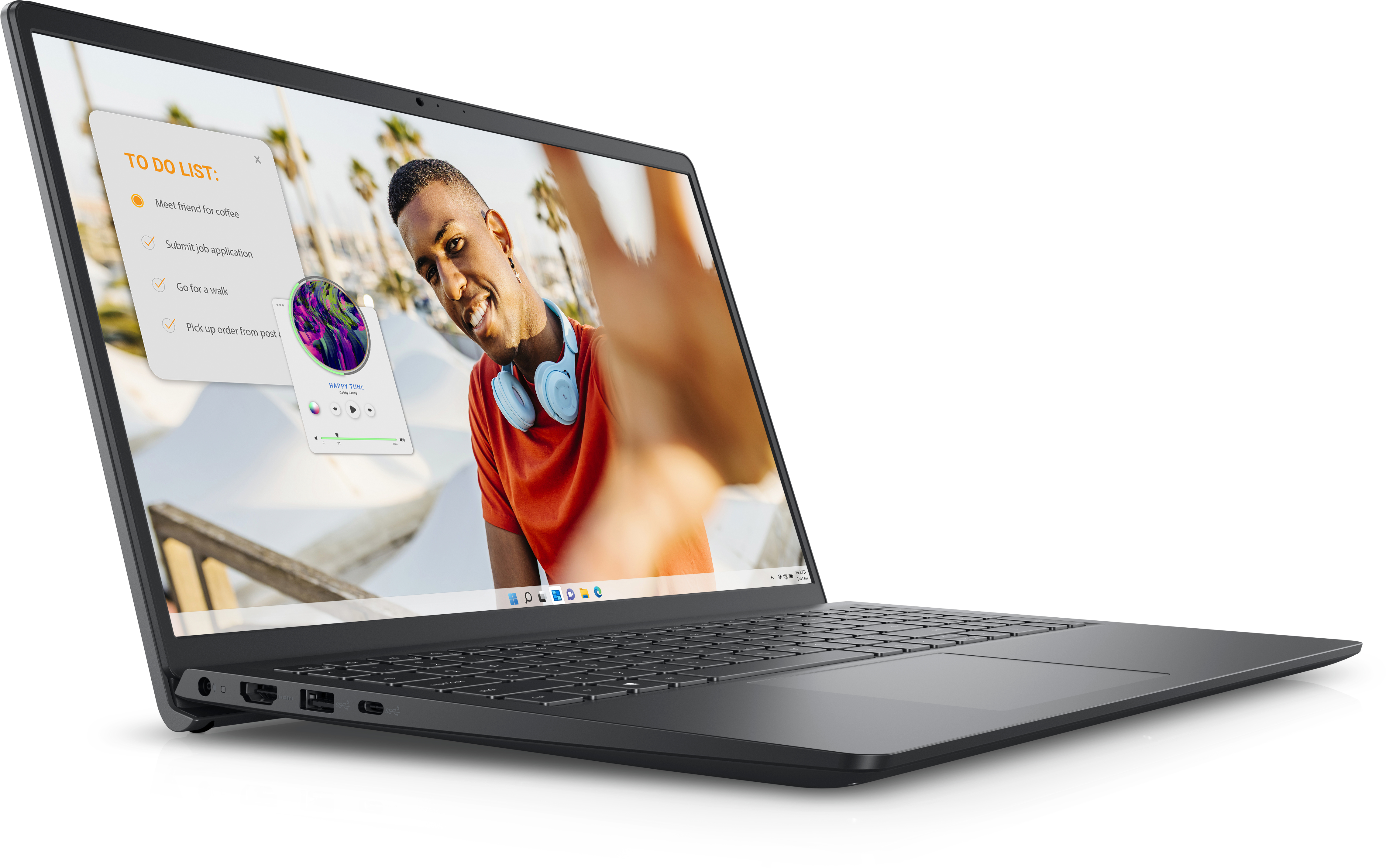 Ein Laptop zeigt eine To-Do-Liste, im Hintergrund lächelt ein Mann mit Kopfhörern.