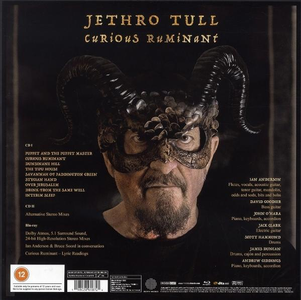 Die Rückseite eines Jethro Tull Albums, zeigt einen Mann mit Maske und Banddetails.