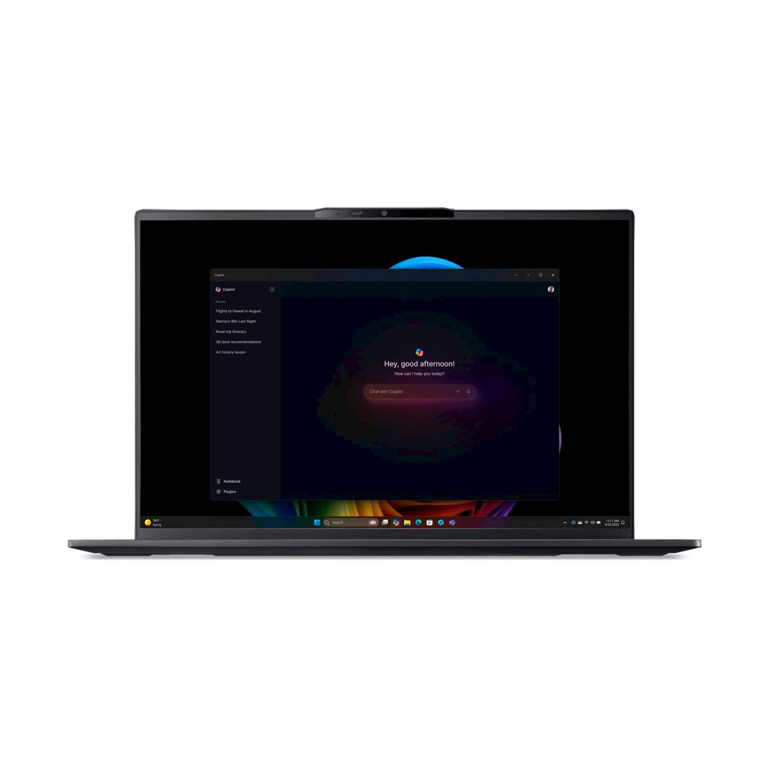 Uno schermo di un laptop che mostra un'interfaccia di chat con uno sfondo scuro e una fotocamera.