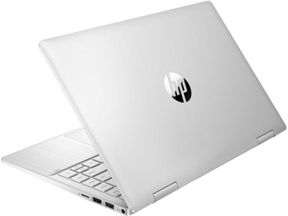 Silberner Laptop, offen, weiße Tastatur, HP-Logo hinten, weißer Hintergrund.