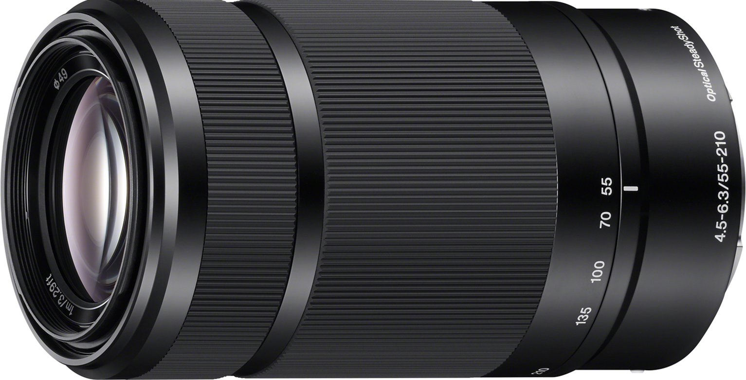 Schwarzes Kameraobjektiv mit Zoommarkierungen. Isoliert auf schwarzem Hintergrund.