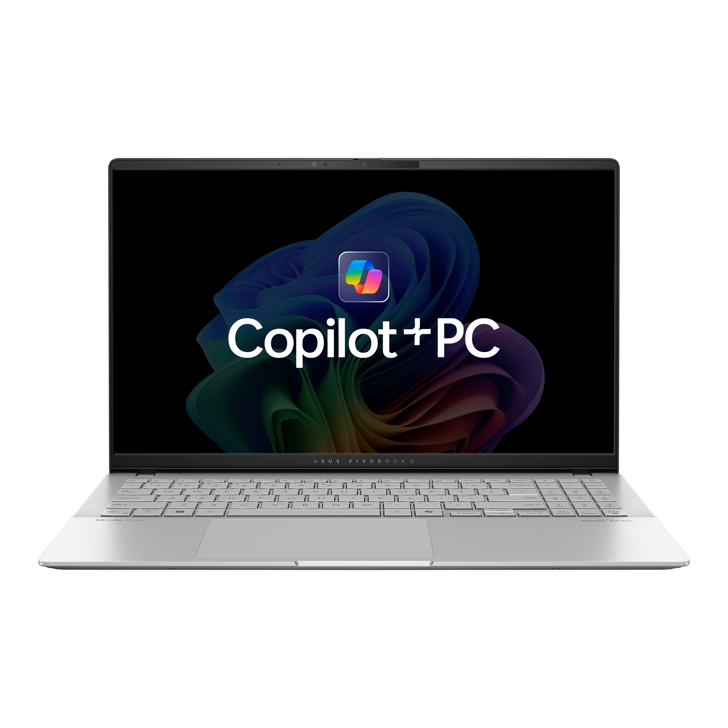 Un ordinateur portable argenté avec le logo Copilot+PC sur l'écran, sur une surface blanche.