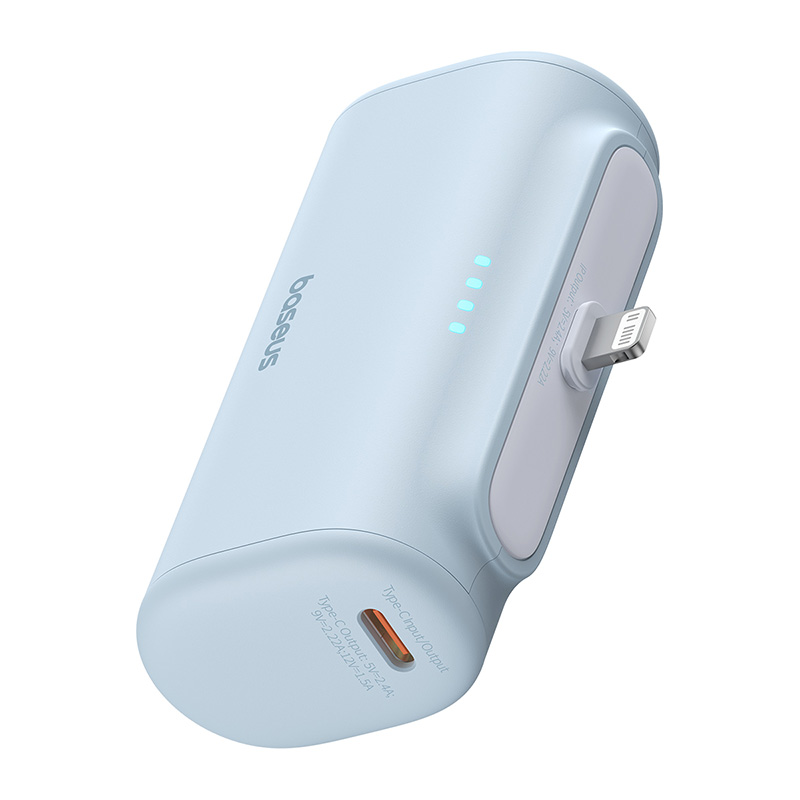 Világoskék power bank töltőkábellel és lámpákkal. Baseus márkanév látható.