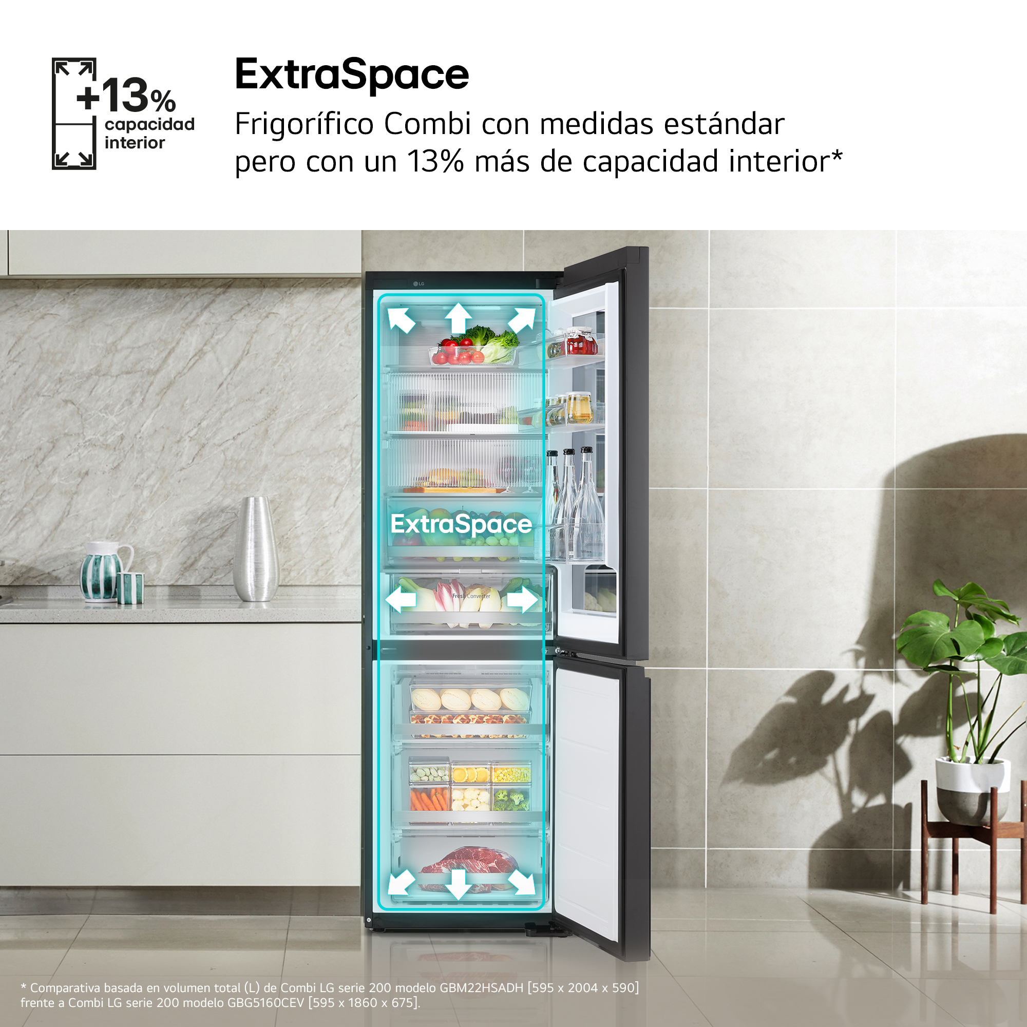 Refrigerador abierto con comida dentro, texto ExtraSpace y capacidad aumentada, fondo de cocina.