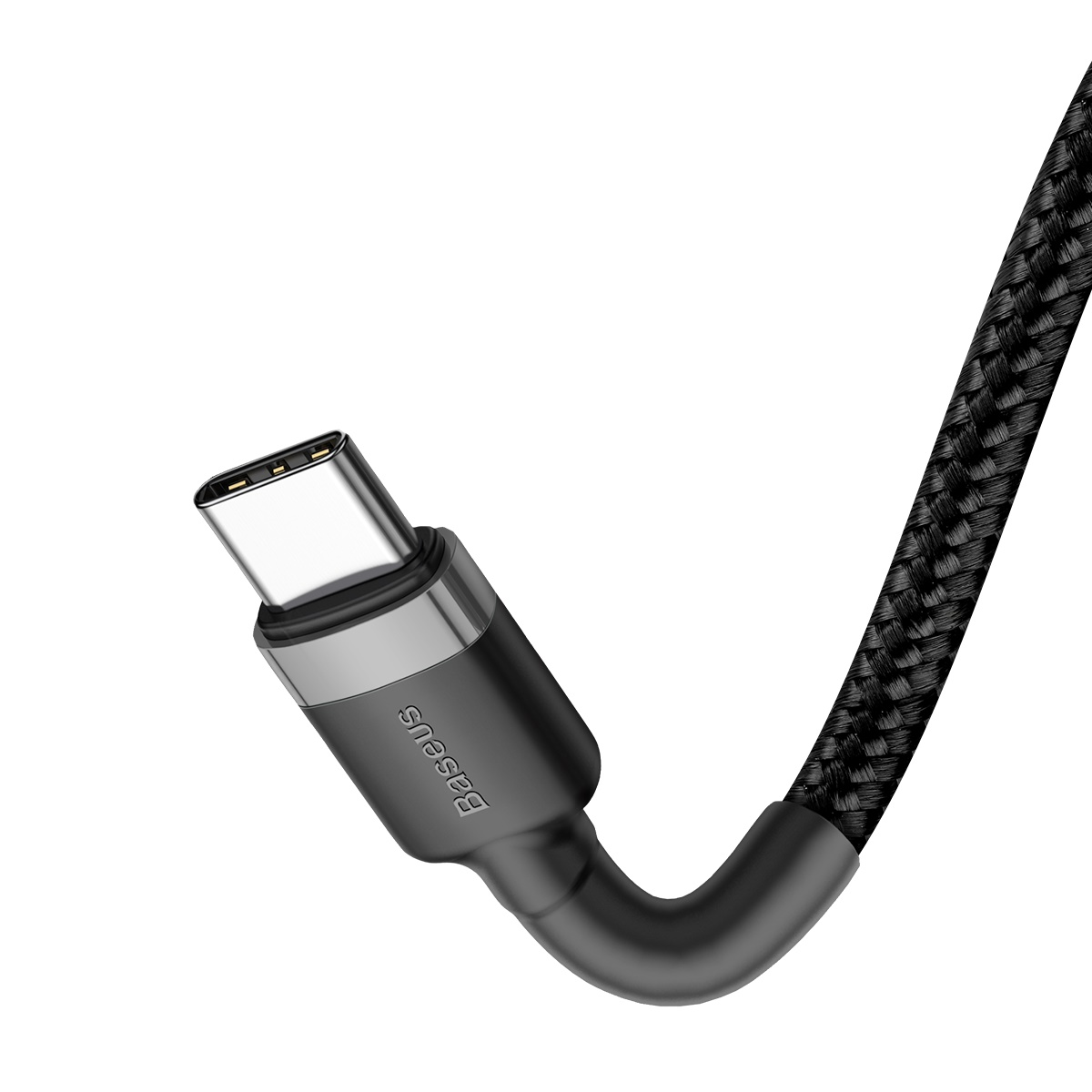 USB-C kábel, fekete fonott zsinórral és USB-C csatlakozóval. Fehér háttér.