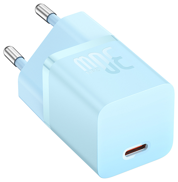 Világoskék telefontöltő USB-C porttal és csatlakozókkal.