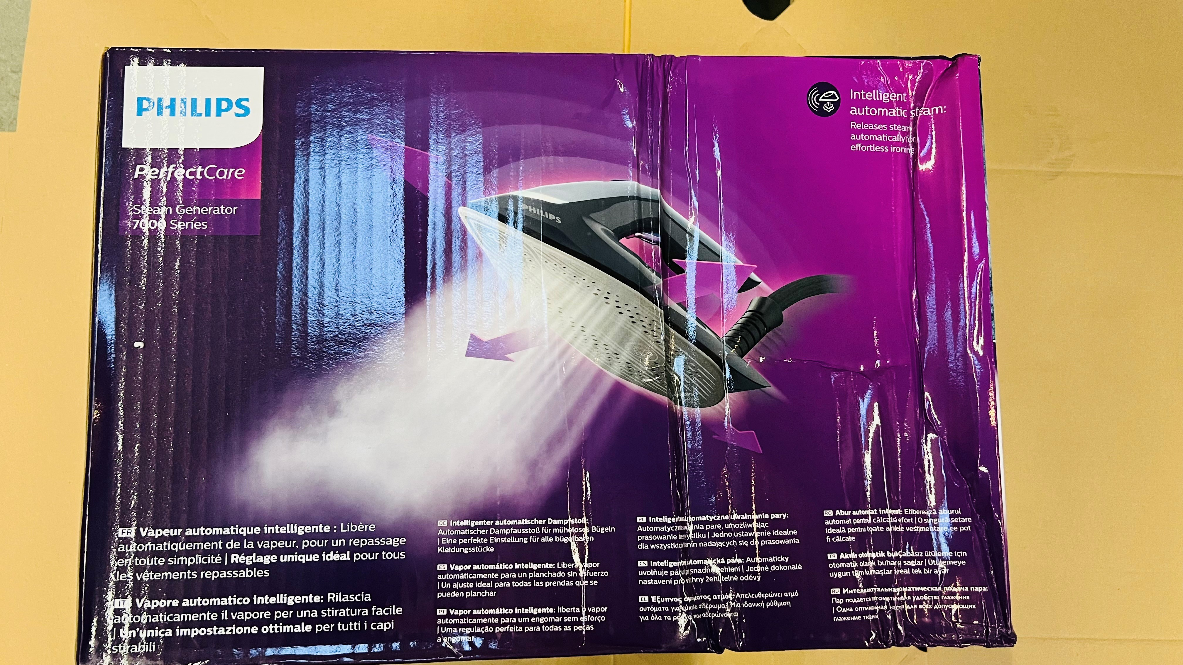 Pudełko z żelazkiem z generatorem pary Philips PerfectCare w fioletowo-białej kolorystyce.