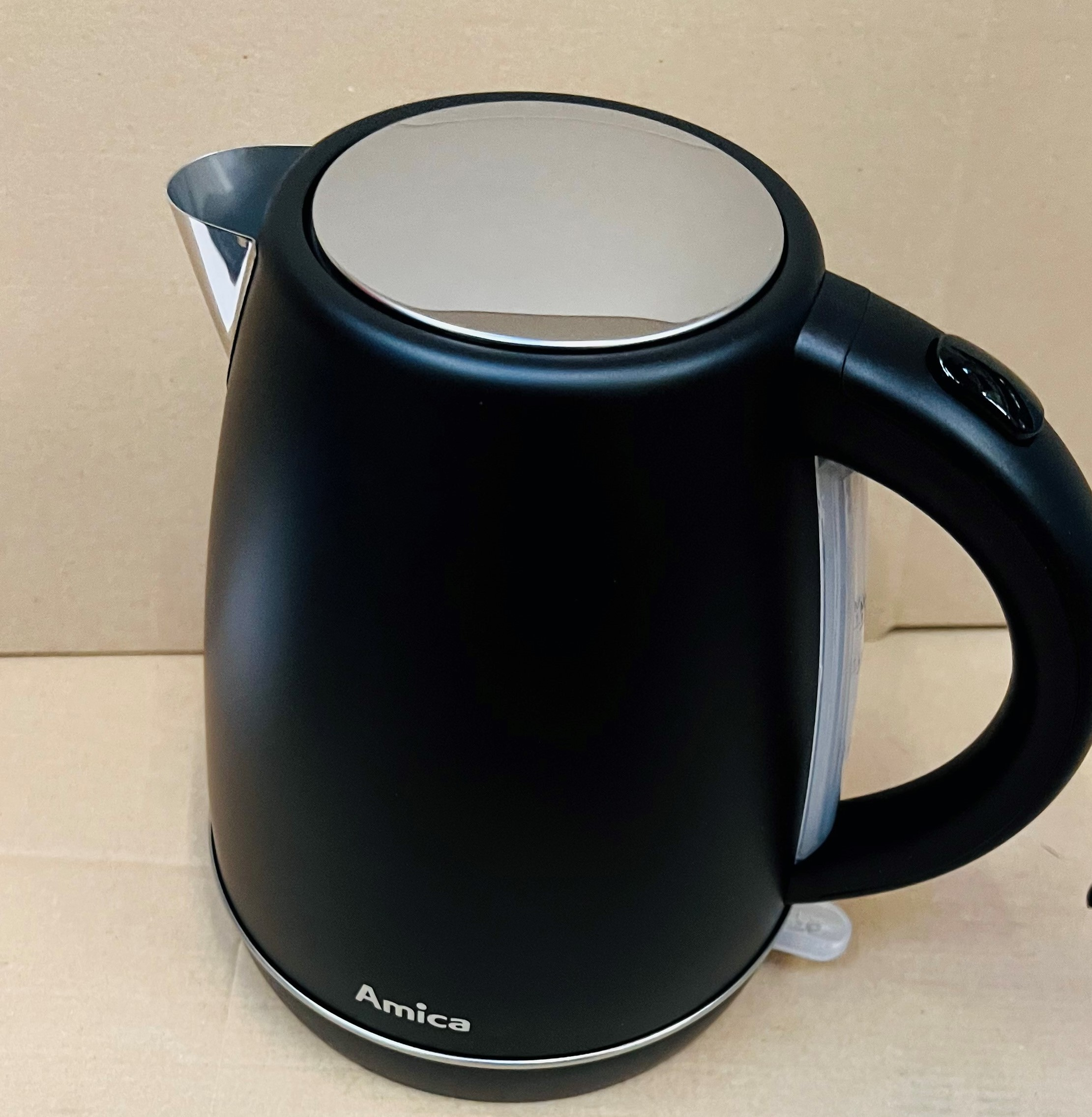 OUTLET - Czajnik bezprzewodowy AMICA KF 4030  2200 W, 1,7l