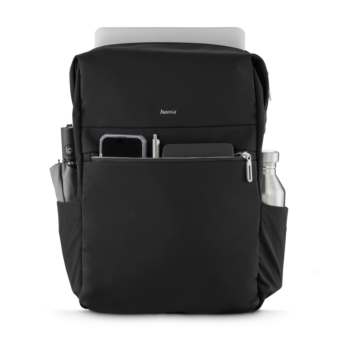Schwarzer Rucksack mit Laptop, Regenschirm, Wasserflasche und Zubehör. "hama" Logo sichtbar.