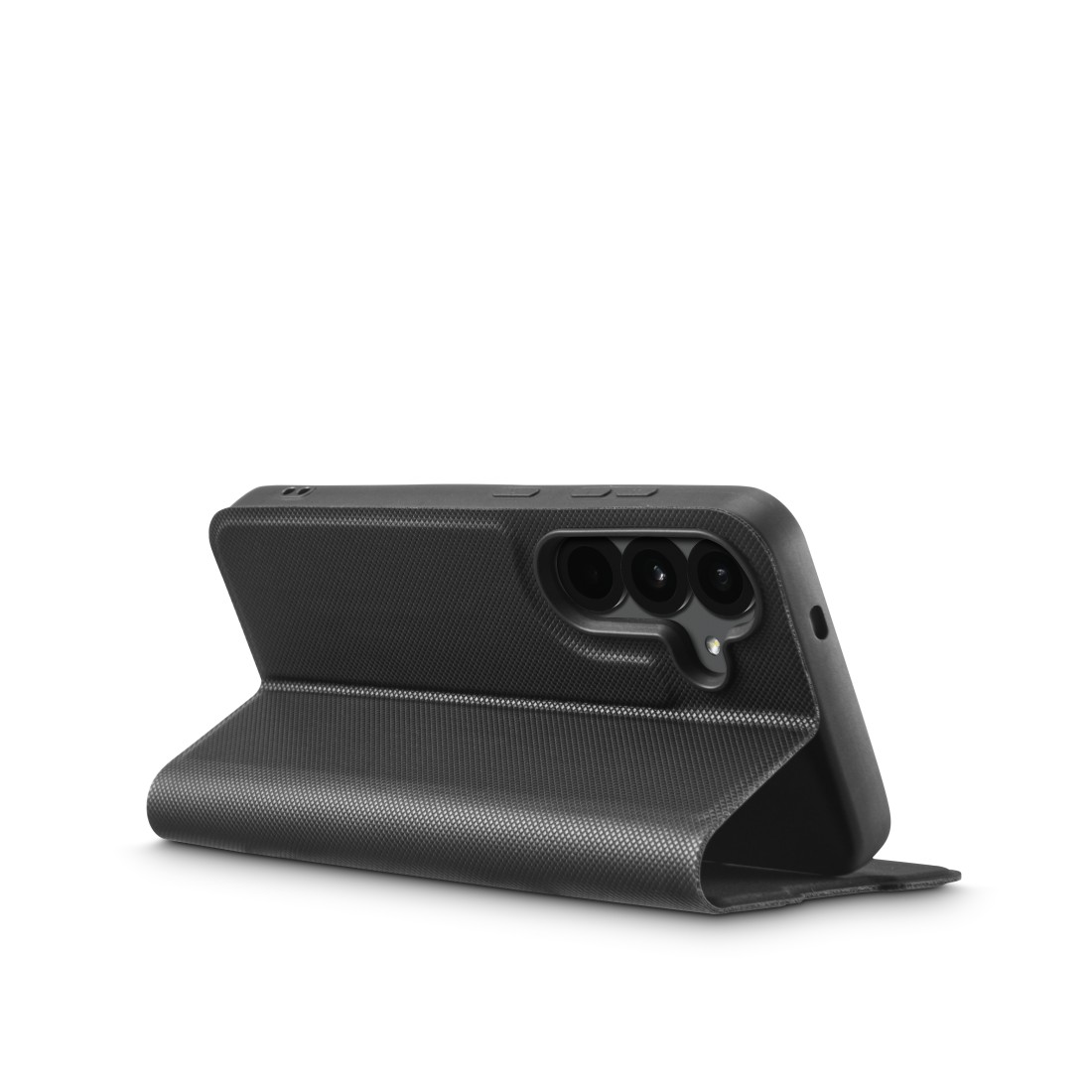 Eine schwarze Handyhülle wird geöffnet gezeigt. Das Telefon befindet sich in der Hülle, nach links gerichtet.