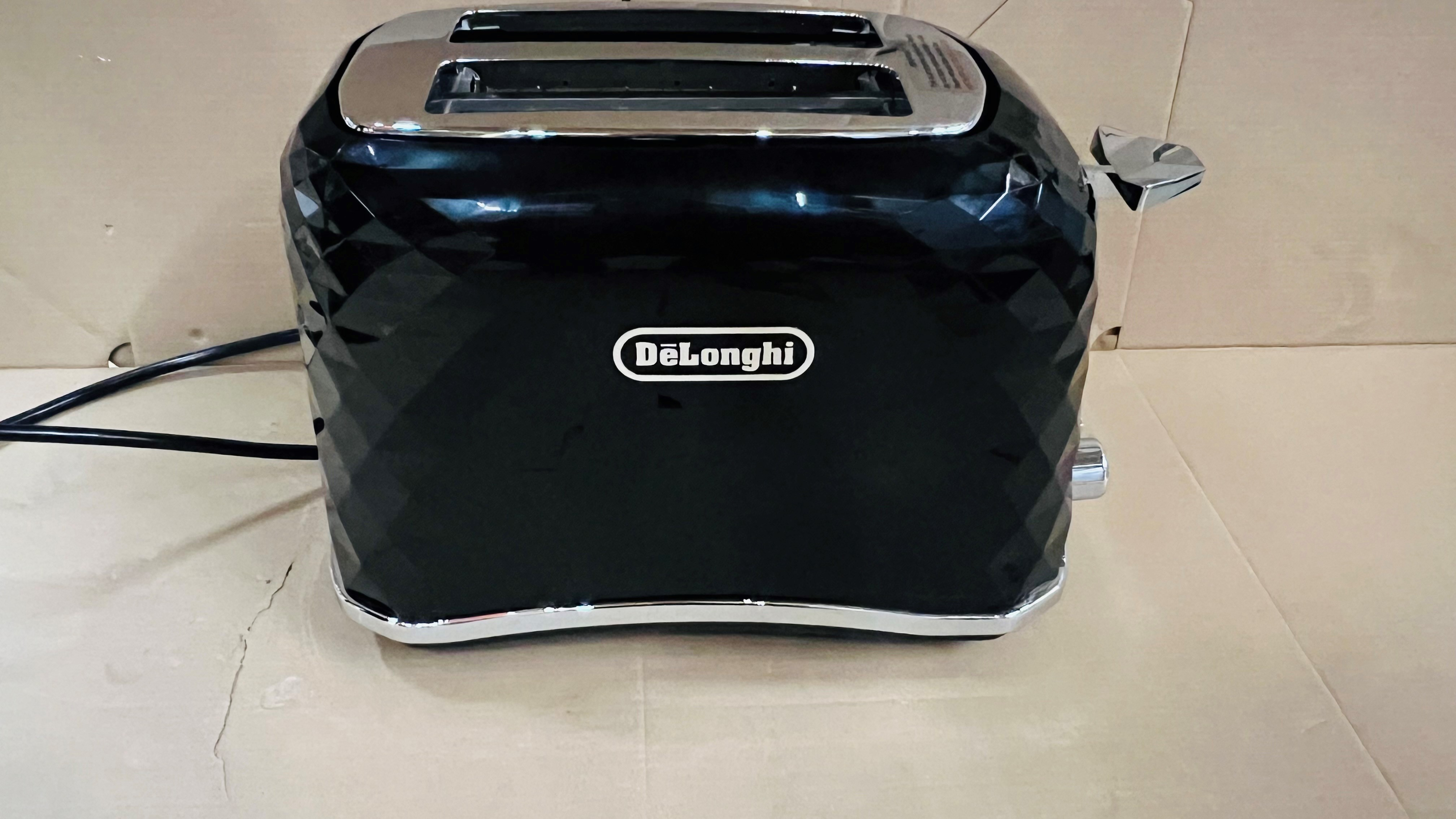 OUTLET - Toster DE LONGHI CTJ 2103 BK BRILLANTE