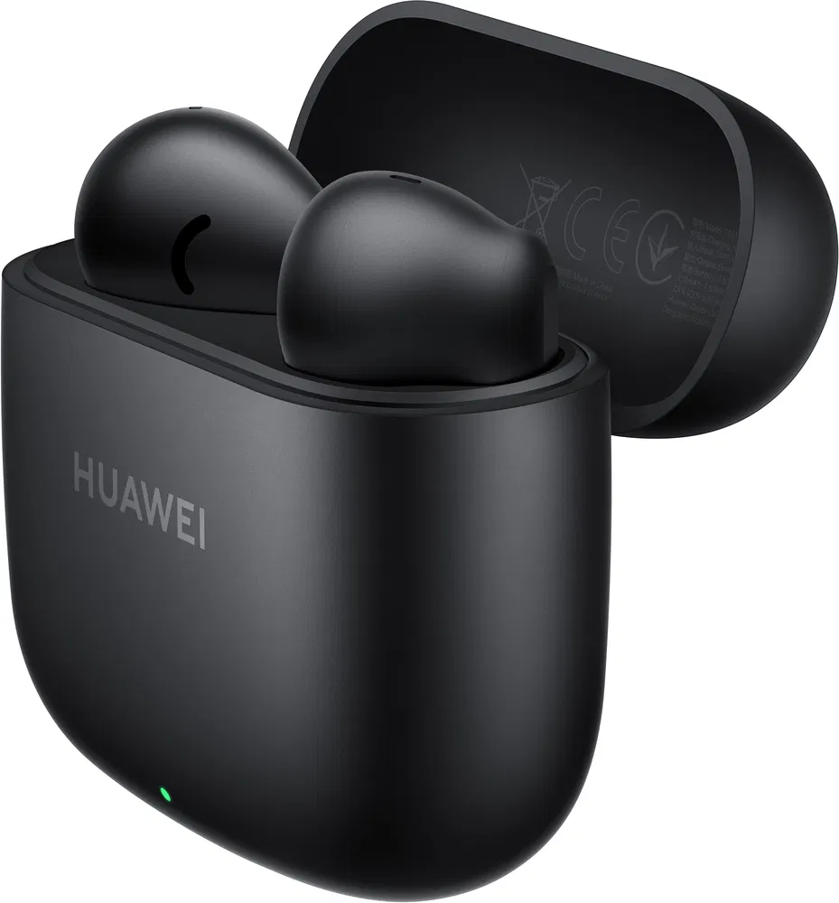 Fekete vezeték nélküli fülhallgató a töltőtokban, a tok nyitva. A márkanév: HUAWEI.