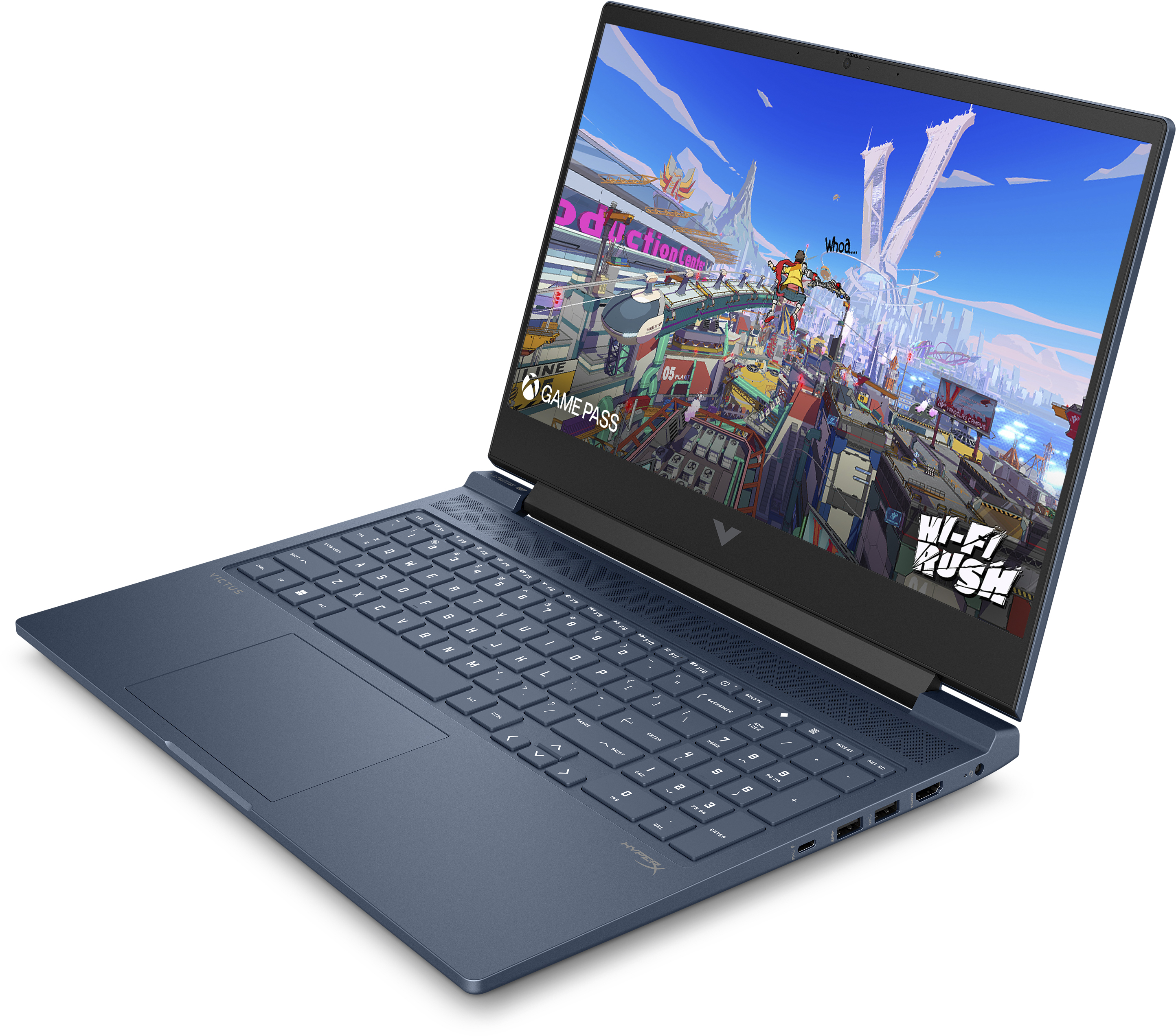 Kék laptop, ferde nézet, képernyő videójátékot mutat, billentyűzet. Fehér háttér.