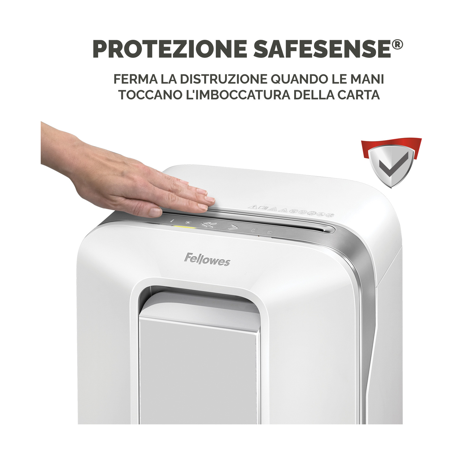 Distruggidocumenti Fellowes con la mano vicino allo slot.