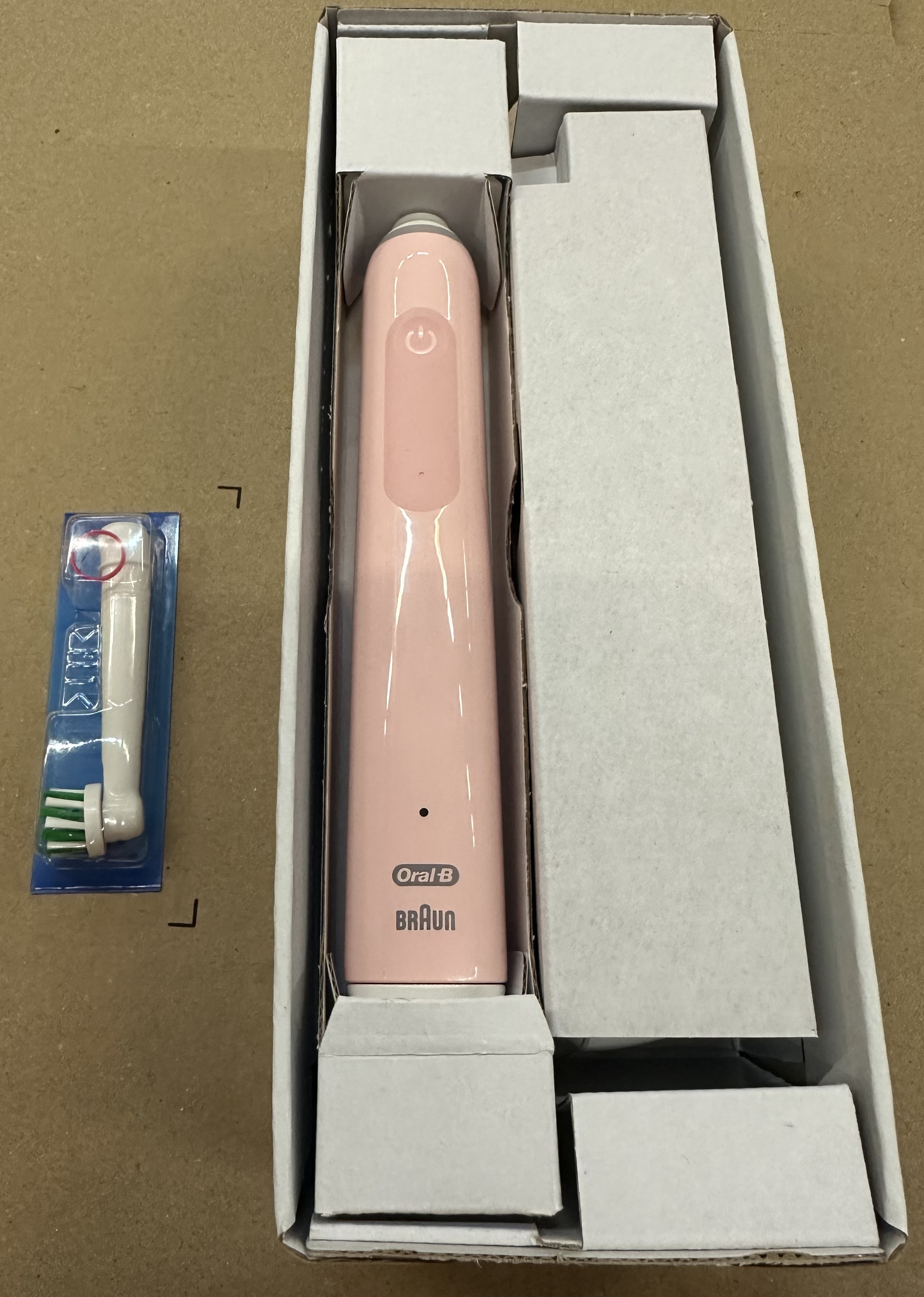 OUTLET - Szczoteczka elektryczna ORAL-B PRO3 CROSS ACTION Pink