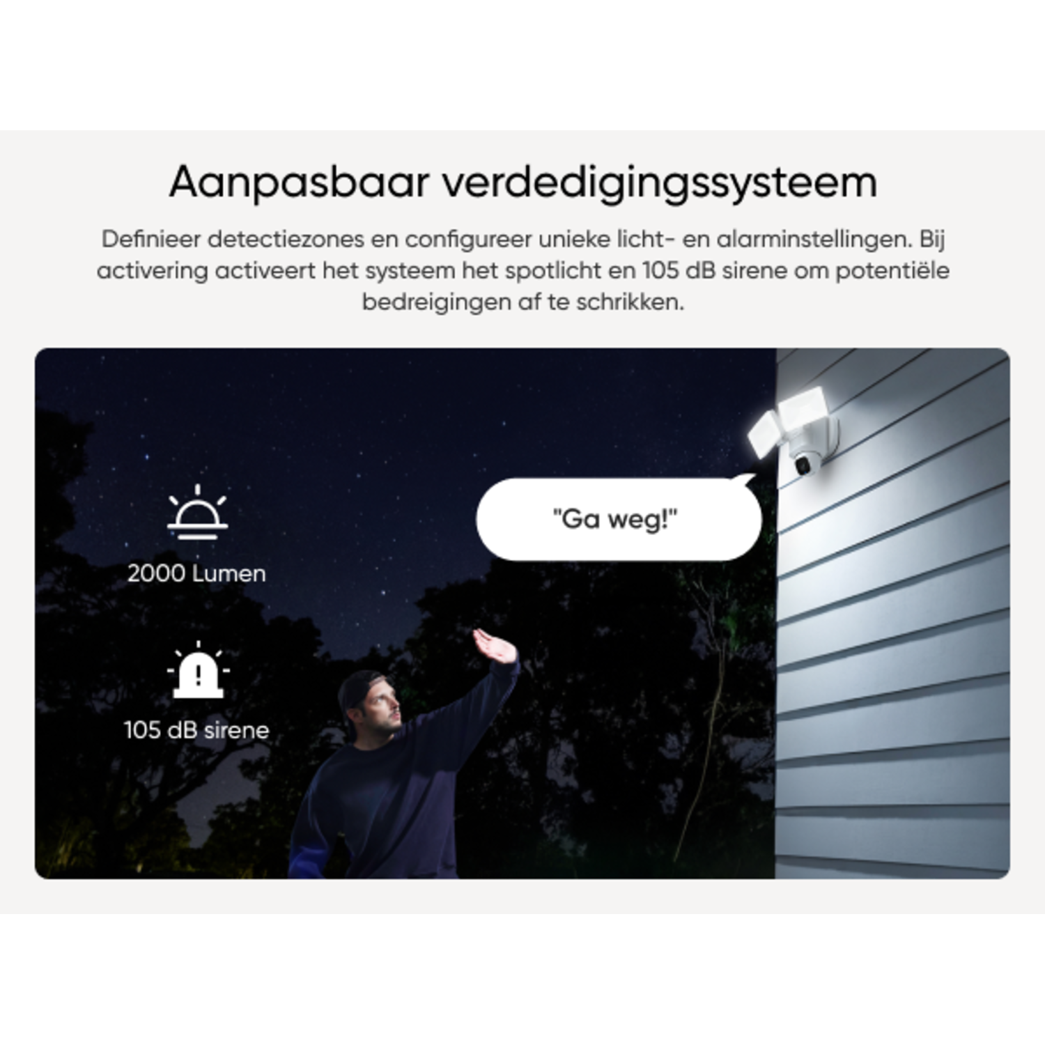 Man met een schijnwerper. Tekst zegt 'Verstelbaar verdedigingssysteem'. Nachtscène met sterren en een huis.