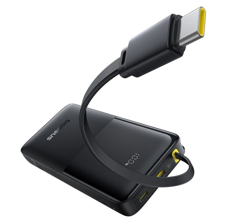 Kablolu ve USB-C konektörlü siyah güç bankası, beyaz arka plan.
