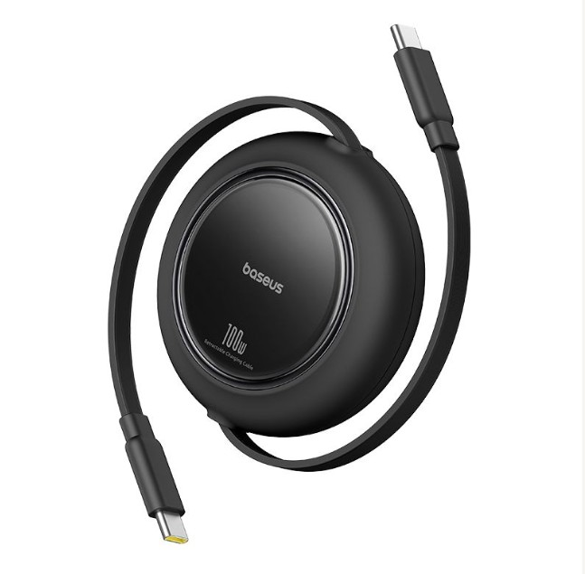Siyah Baseus 100W geri çekilebilir şarj kablosu. Kablo, marka adının bulunduğu dairesel bir tabana sahiptir. Kablo uçları USB-C'dir.