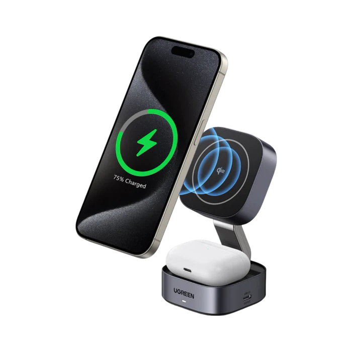 Bir UGREEN şarj istasyonunda şarj olan bir telefon. AirPods tabanda. Telefon %75 şarj gösteriyor.
