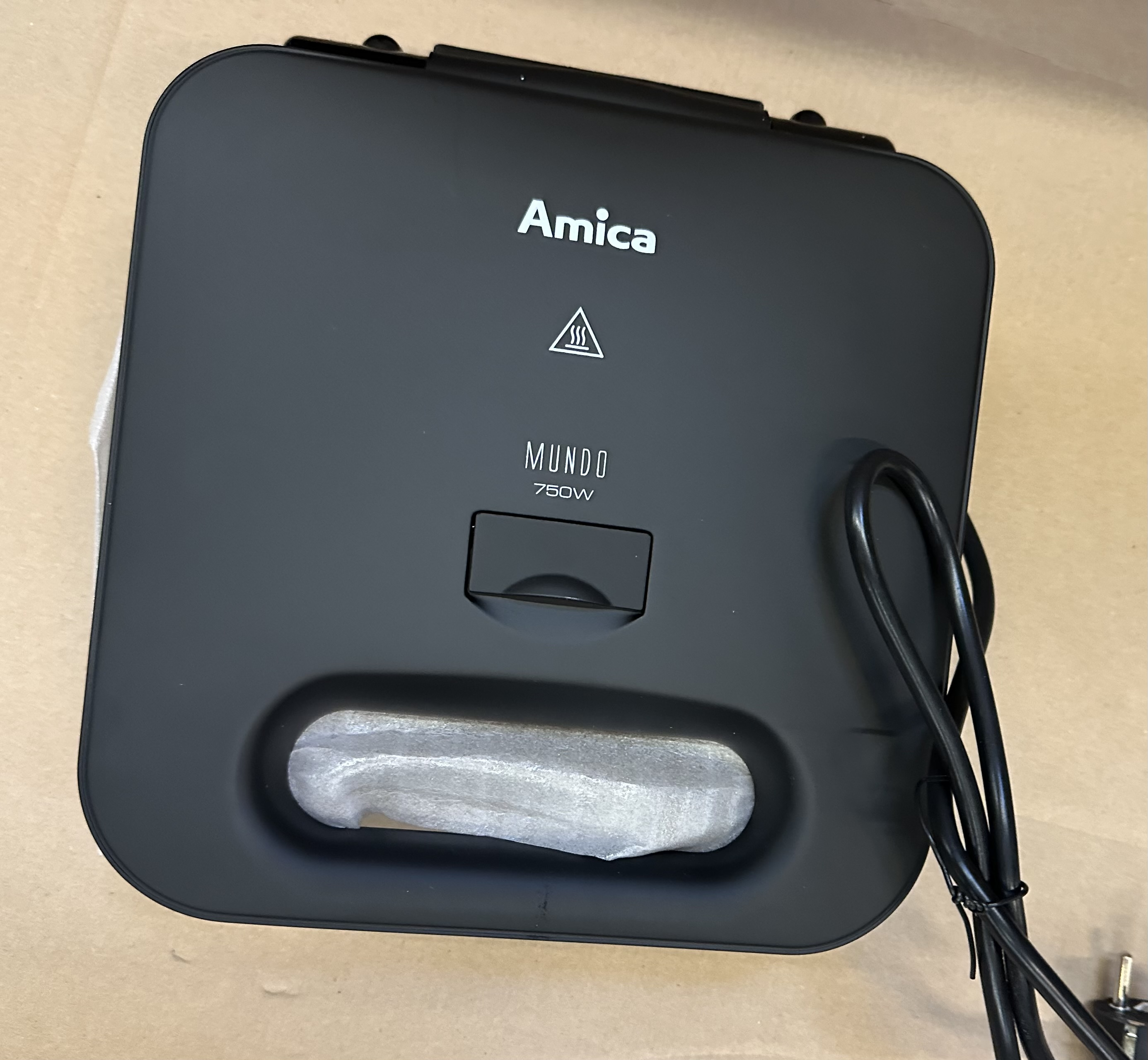 OUTLET - Opiekacz AMICA SMK 4011